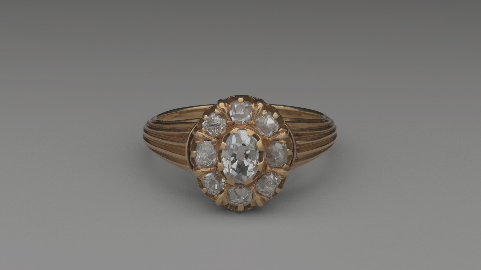 19th-century gold ring with a diamond cluster